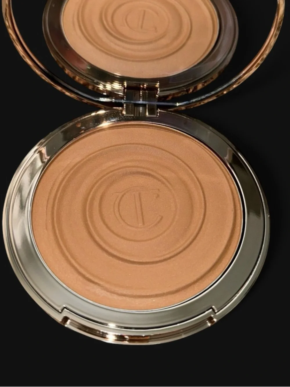 Charlotte Tilbury: Beautiful Skin Sun-Kissed Glow Bronzer